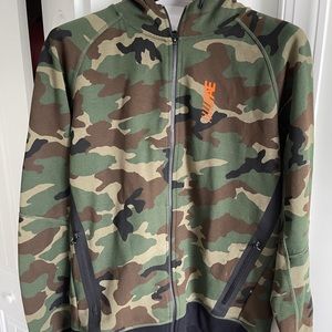 Mens American Eagle AE camo zippered sweatshirt. Worn once. Size large.
